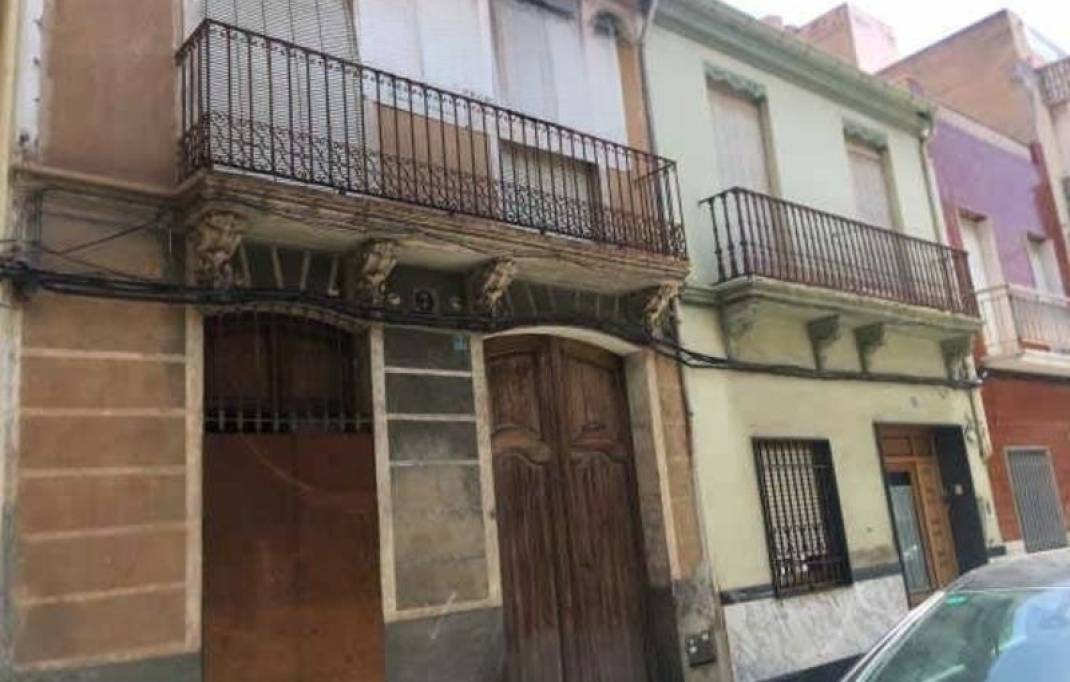 Revente · Terreno urbano · Burriana · CENTRO
