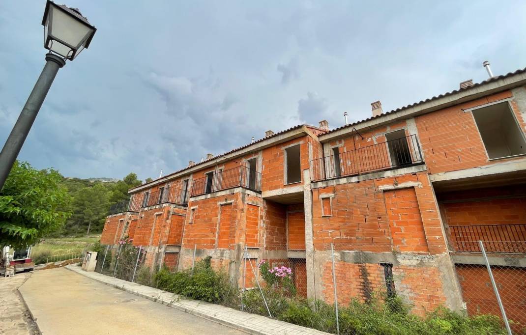 Segunda mano · Edificio · Figueroles · Comunidad valenciana