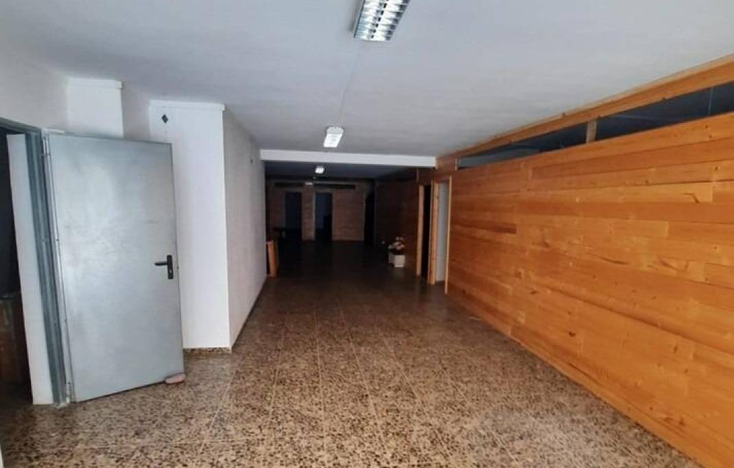 Segunda mano · Local comercial · Castellon - Castello de la Plana · PARQUE DEL LAGO - PERI 18