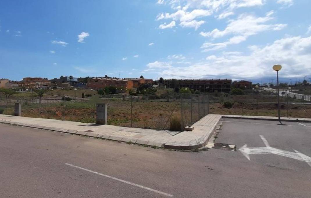 Segunda mano · Terreno urbano · Cabanes · Costa del azahar