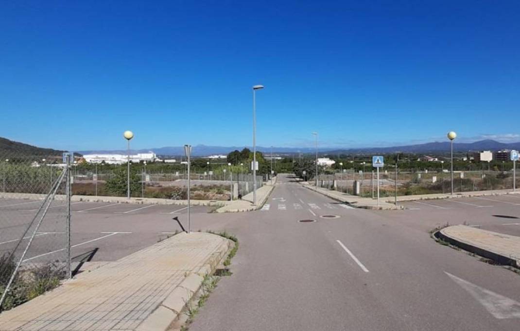 Segunda mano · Terreno urbano · Cabanes · Costa del azahar