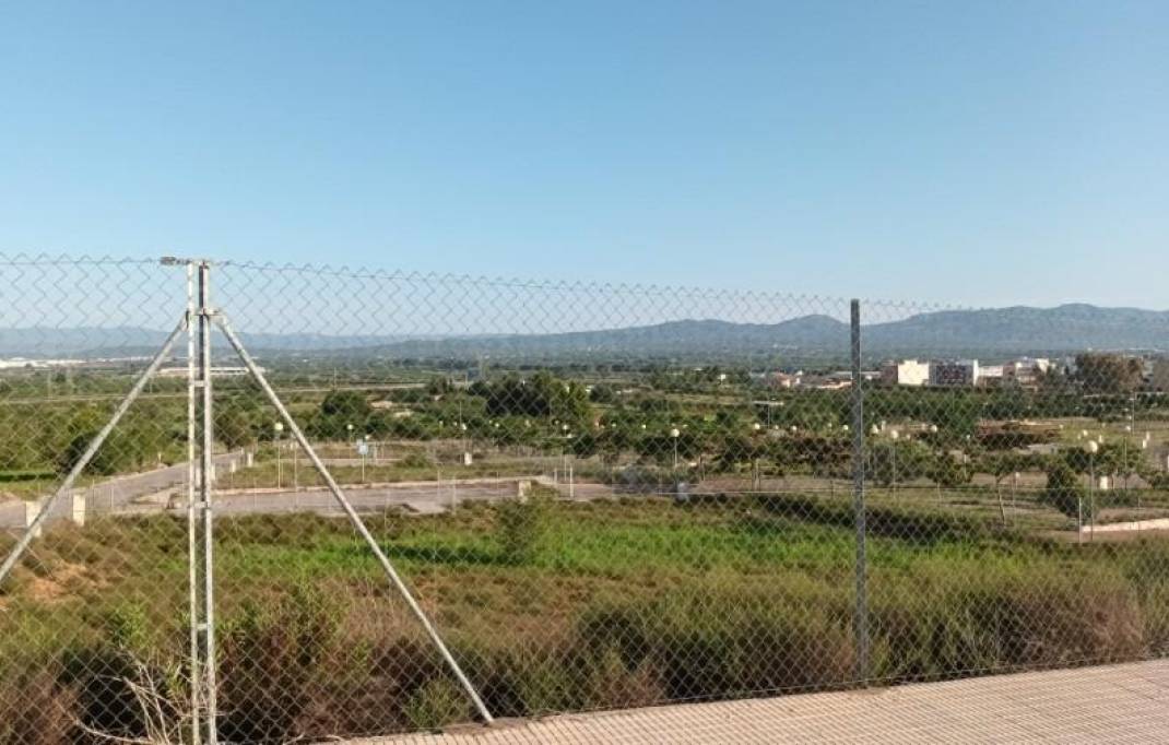 Segunda mano · Terreno urbano · Cabanes · Costa del azahar