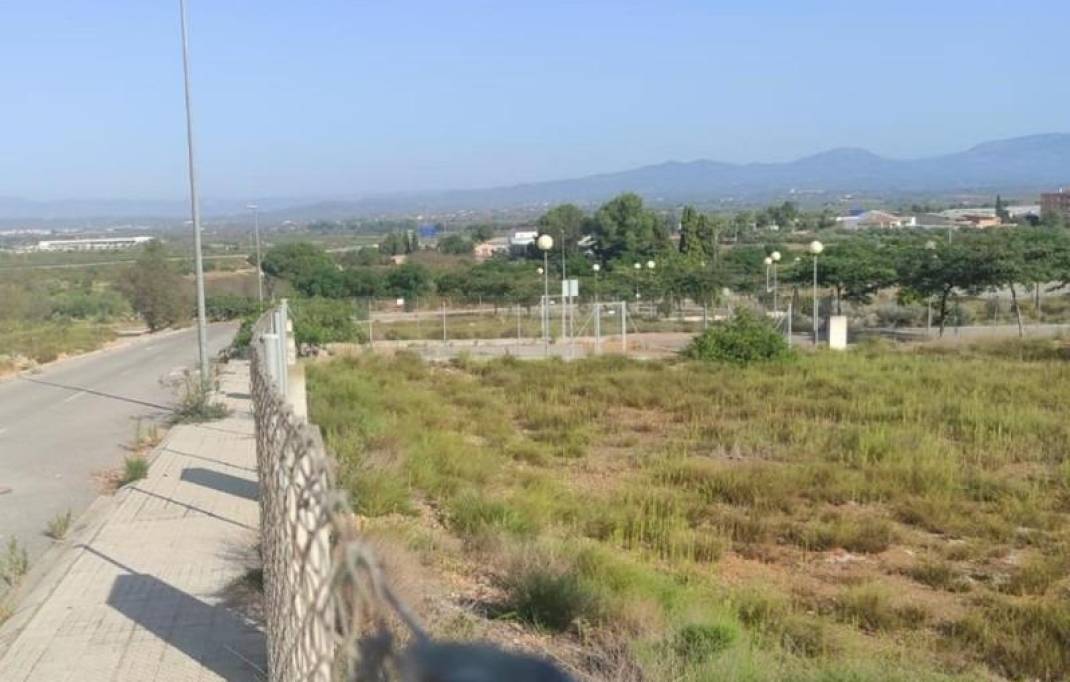 Segunda mano · Terreno urbano · Cabanes · Costa del azahar