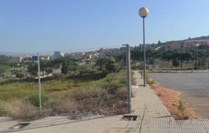 Segunda mano · Terreno urbano · Cabanes · Costa del azahar