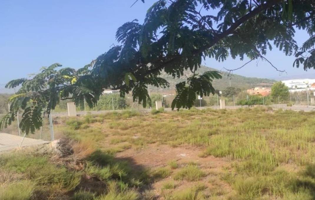 Segunda mano · Terreno urbano · Cabanes · Costa del azahar