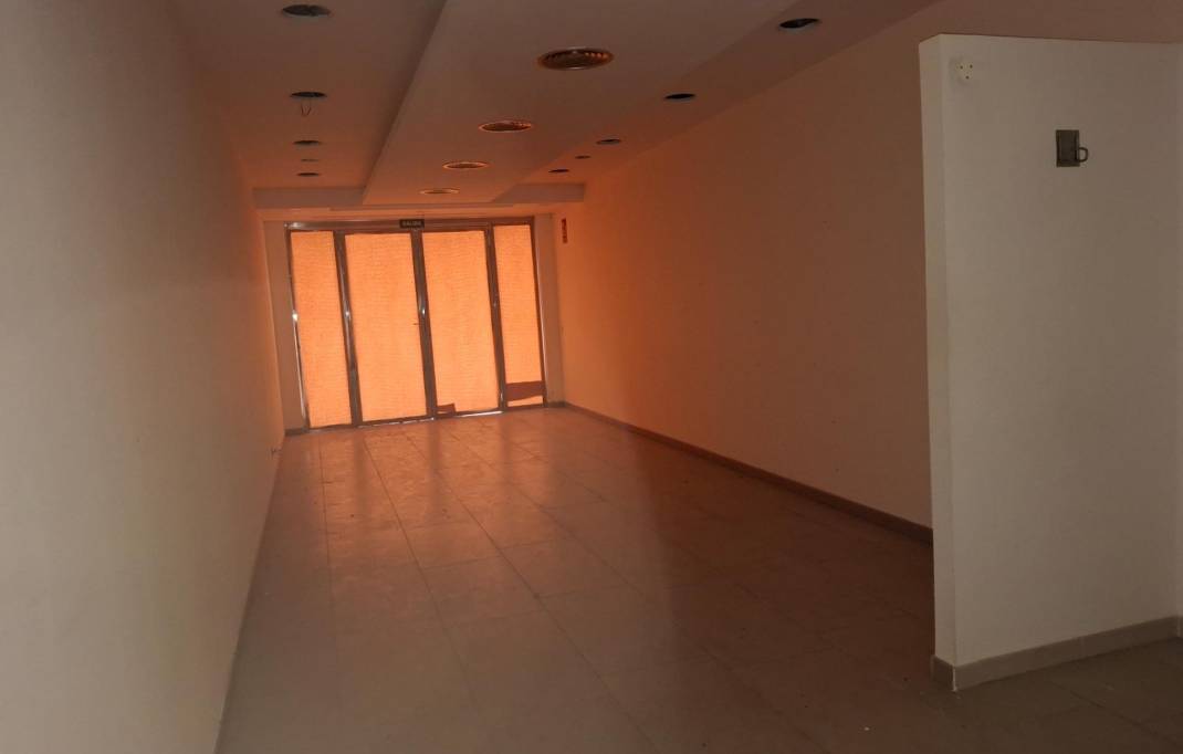 Alquiler a largo plazo · Local comercial · Castellon - Castello de la Plana · CENTRO