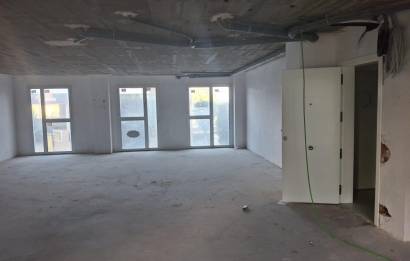 Segunda mano · Local comercial · Vila-real · Piscinas