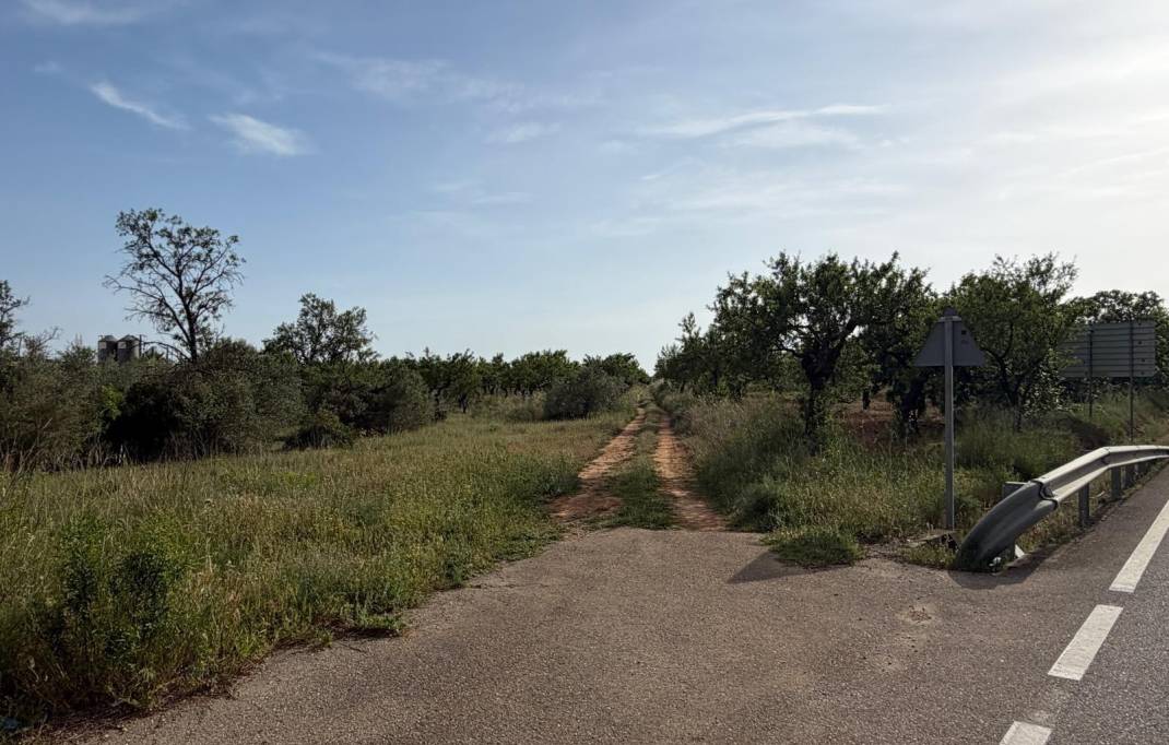 Segunda mano · Terreno rural · Benlloch · Comunidad valenciana