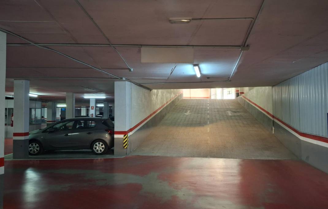 Segunda mano · Parking · Castellon - Castello de la Plana · CENTRO