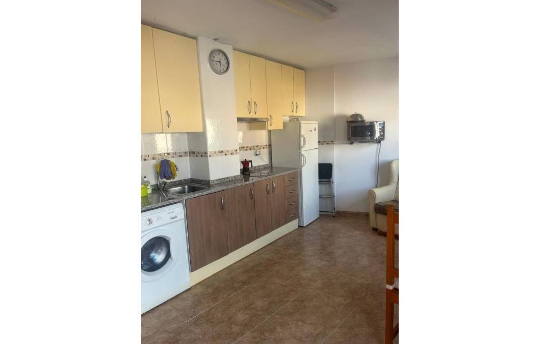 Segunda mano · Estudio · Alcoceber · Centro